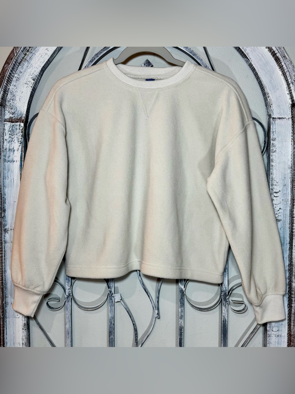 Old Navy Cream Fleece Crewneck Pullover Sweatshirt #1696